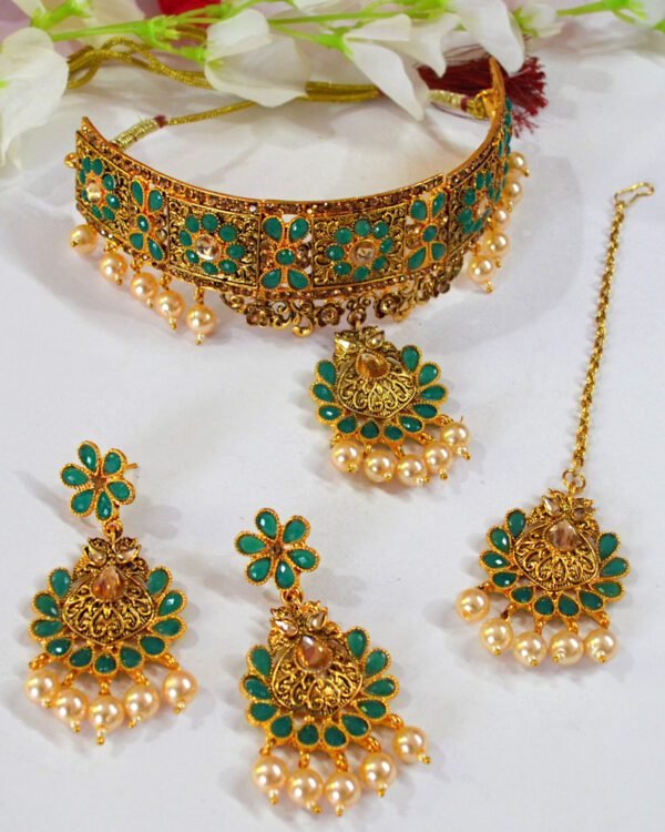 green necklace set